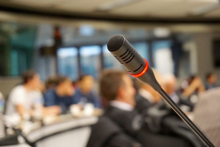 同聲傳譯公司：為您的商務活動保駕護航