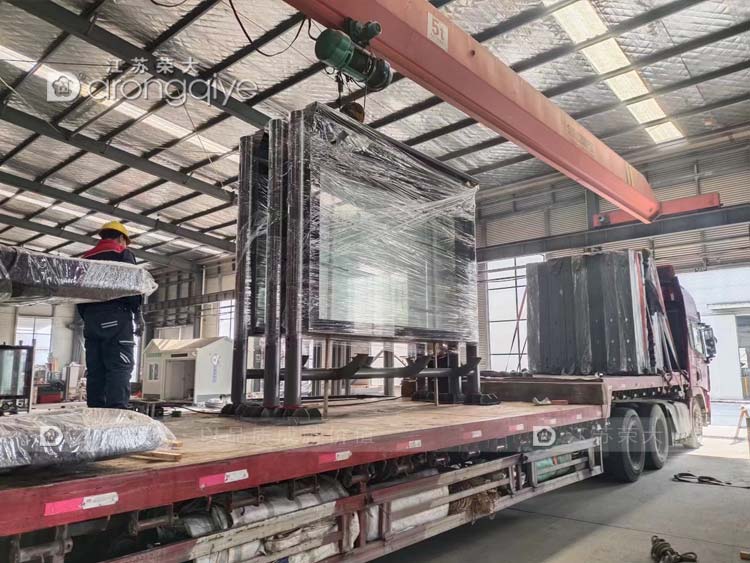 浙江智能公交站臺案例裝車圖片