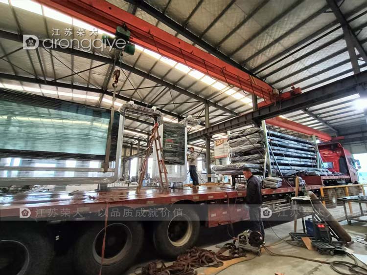 第二批山東公交候車(chē)亭發(fā)往項(xiàng)目地配圖一