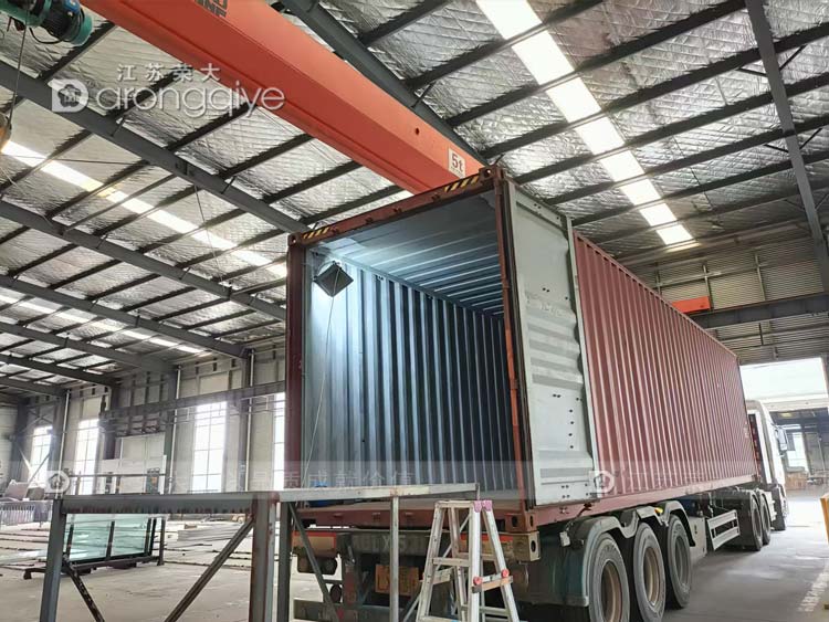 再啟航,第二批高品質公交車站臺成功發(fā)往俄羅斯圖一