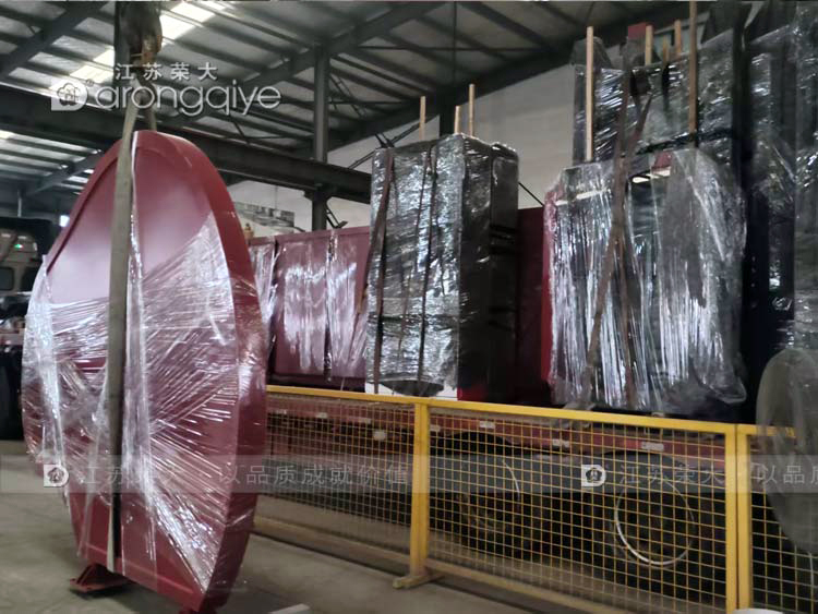 第二批安徽智能候車(chē)亭正在裝車(chē)